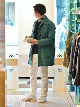 「ホワイトパンツ」｜「アイテム（ジャケット/アウター）」を使った、EDIFICE TOKYO店スタッフ3さん（メンズ・176cm）の冬コーディネート