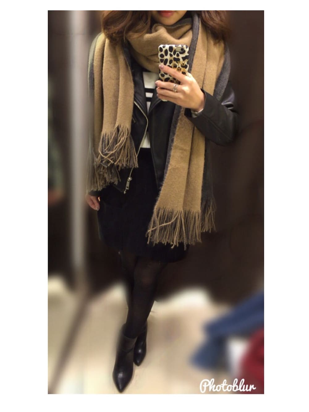 「スカート、ボーダー、ライダース、ブーティ、ストール、リバーシブル、ZARA」｜「ZARAのアイテム（ストール/ショール、ベージュ系）」を使った、m.さん（レディース・150cm）の冬コーディネートの1枚目の写真