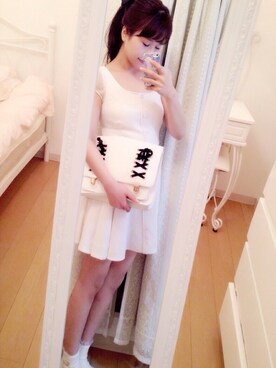 「HONEY MI HONEY（ハニーミーハニー）のアイテム（クラッチバッグ、ホワイト系）」を使った、MARIさん（レディース・160cm）の春コーディネート