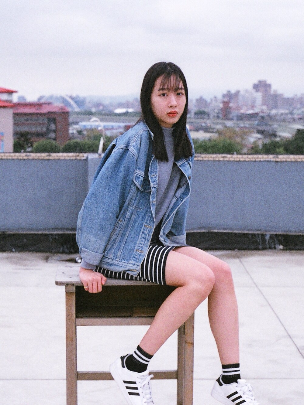 「university、school、vintage、adidas、ZARA、casual」｜「adidas OriginalsのVintage White/Black Superstar 80s DLX B25963 Shoes（シューズ、その他）」を使った、Greeny綠さん（レディース・172cm）の春コーディネートの1枚目の写真