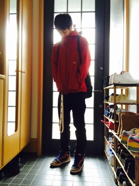 「nike sb 」｜「アイテム（マウンテンパーカー）」を使った、reinaさん（メンズ・183cm）の冬コーディネート