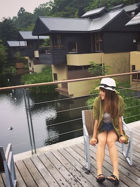 「CA4LA（カシラ）のアイテム（帽子、ホワイト系）」を使った、贺思纬さん（レディース・166cm）の夏コーディネート
