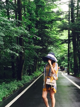 「CA4LA（カシラ）のアイテム（サンバイザー）」を使った、贺思纬さん（レディース・166cm）の夏コーディネート