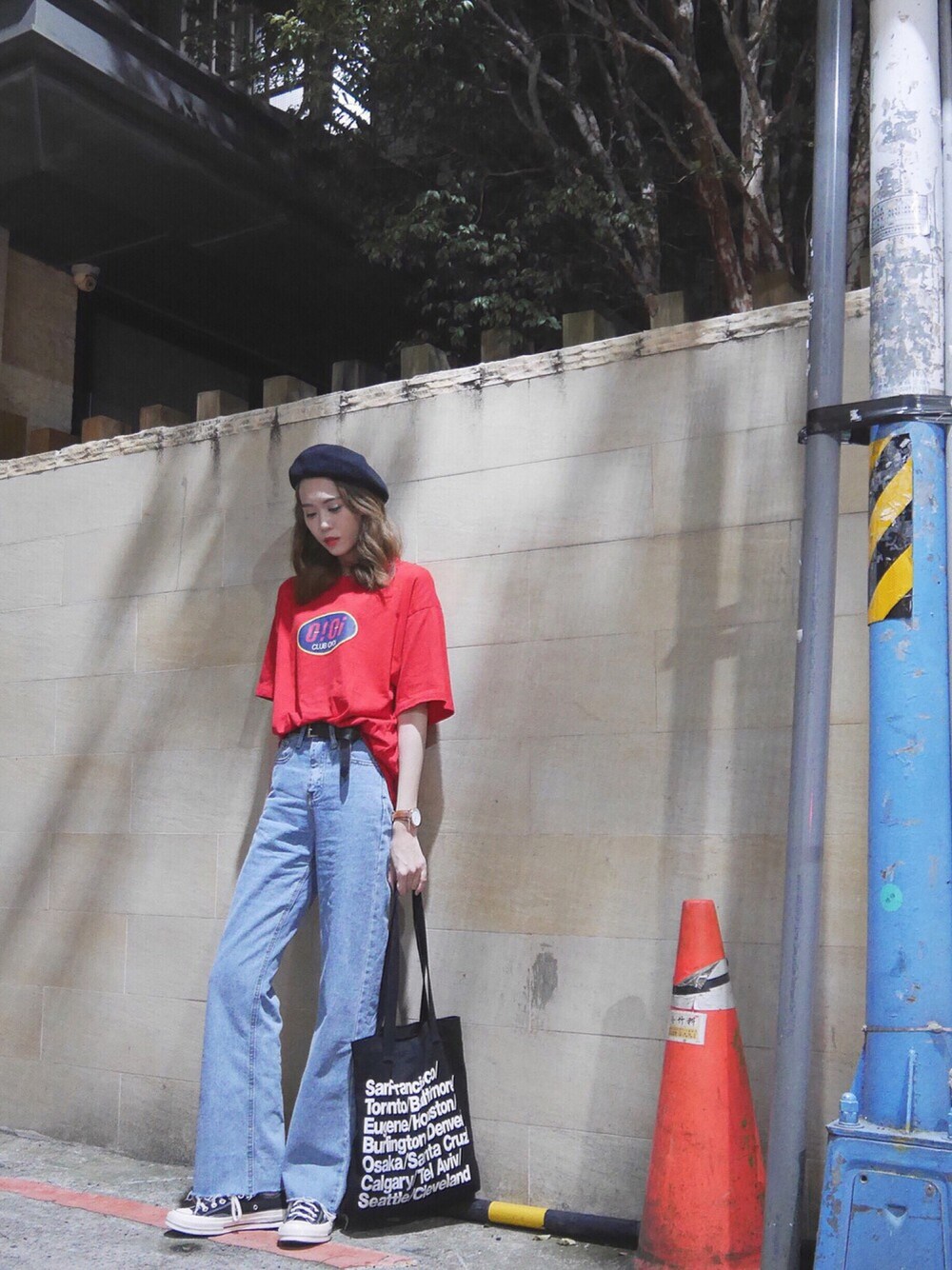 「o!oiのBIG ROUND LOGO T-SHIRTS_red（Tシャツ/カットソー、レッド系）」を使った、Morinさん（レディース・168cm）の秋コーディネートの1枚目の写真
