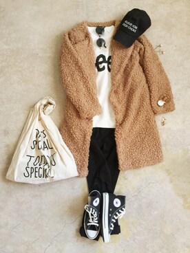 「もけもけ」｜「アイテム（アナログ腕時計）」を使った、トレンド服のイタフラさん（レディース・165cm）の冬コーディネート