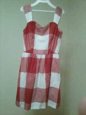 「MILK（ミルク）のアイテム（ワンピース/ドレス、レッド系）」を使った、つのさん（レディース）の夏コーディネート