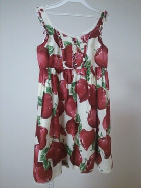 「MILK（ミルク）のアイテム（ワンピース/ドレス、レッド系）」を使った、つのさん（レディース）の夏コーディネート