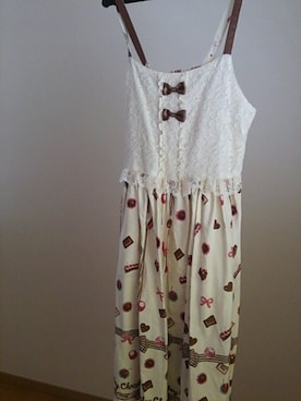 「Shirley Temple（シャーリーテンプル）のアイテム（ワンピース/ドレス、ベージュ系）」を使った、つのさん（レディース）の夏コーディネート