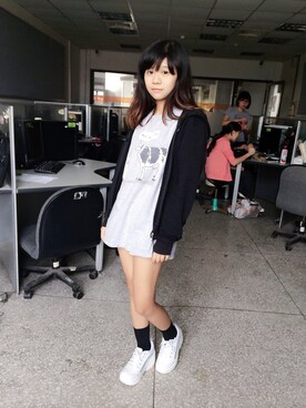 「gray」｜「アイテム（スタジャン）」を使った、Patrice Huangさん（レディース・158cm）の秋コーディネート