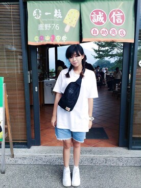「blue」｜「アイテム（ボディバッグ/ウエストポーチ）」を使った、Patrice Huangさん（レディース・158cm）の秋コーディネート