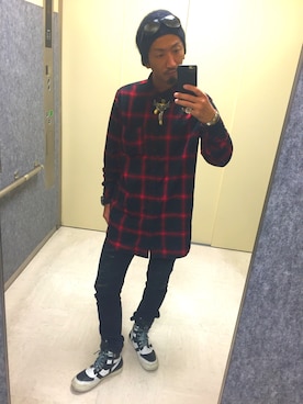 「Saint Laurent（サンローラン）のアイテム（シャツ/ブラウス、レッド系）」を使った、xxx_kenさん（メンズ）の秋コーディネート