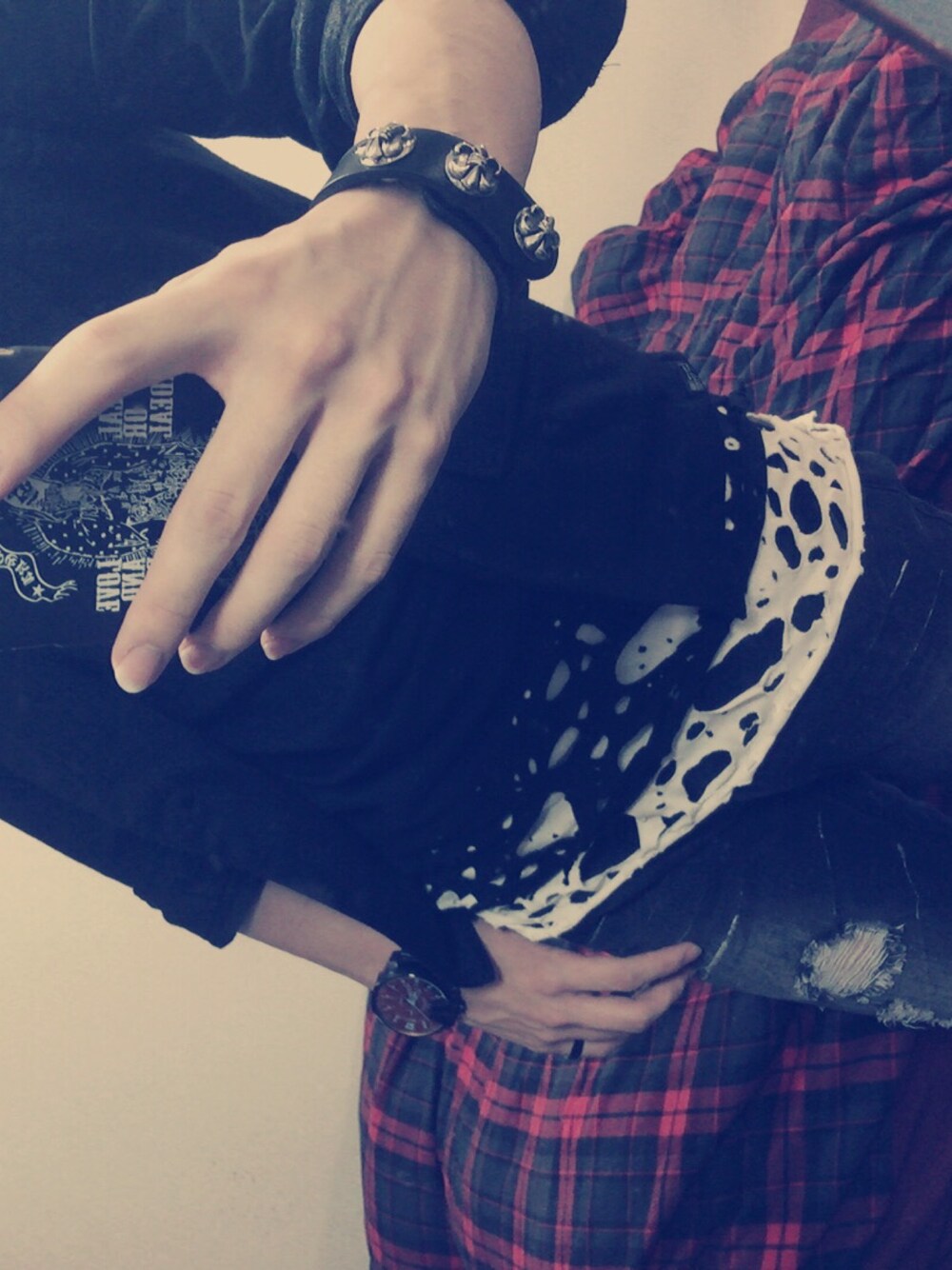 「xfrm」｜「Xfrmのアイテム（Tシャツ/カットソー、ブラック系）」を使った、Suicide Wolfさん（メンズ・167cm）の秋コーディネートの1枚目の写真
