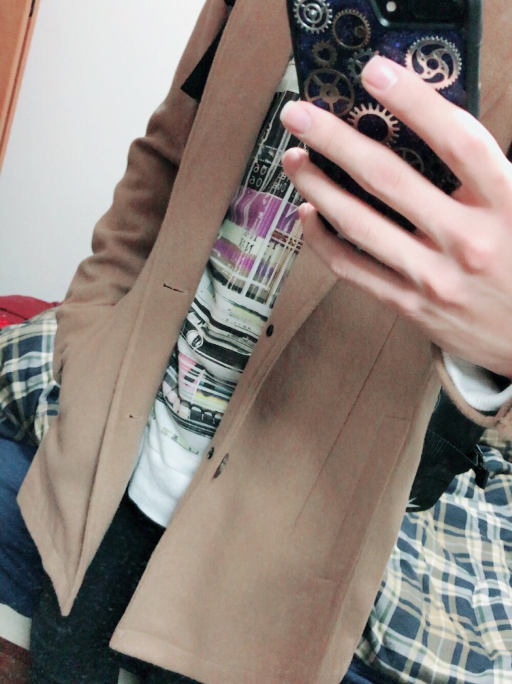 「＃チェスターコート、白パーカー」｜「Murder Licenseのアイテム（チェスターコート、ブラウン系）」を使った、Suicide Wolfさん（メンズ・167cm）の秋コーディネートの1枚目の写真