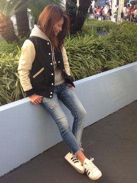「ディズニーランド」｜「アイテム（スタジャン）」を使った、yukoさん（レディース・168cm）の秋コーディネート