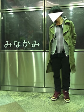 「08sircus（ゼロエイトサーカス）のアイテム（トレンチコート）」を使った、attoさん（メンズ・170cm）の冬コーディネート