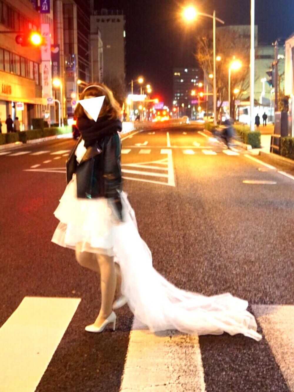 「ウェディングドレス、ドレス、パンプス、ミニドレス、ワンピース、ライダース、甘辛mix」｜「CHARLES & KEITHのブレードヒールパンプス（パンプス、ホワイト系）」を使った、ヤマキミさん（レディース・154cm）の春コーディネートの1枚目の写真