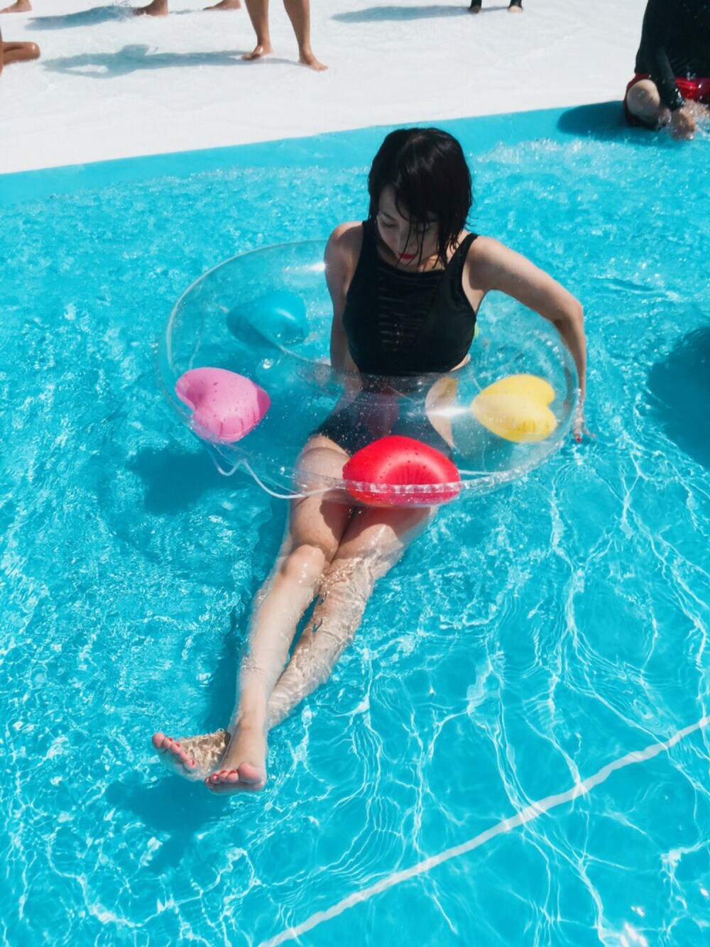 「水着、プール、モノキニ、summer、mode、モード、夏、ビキニ、赤リップ、黒髪」｜「Luz Llena (NEY)の[モノキニタイプ]ハシゴデザイン・ワンピース水着（水着、ブラック系）」を使った、ヤマキミさん（レディース・154cm）の夏コーディネートの1枚目の写真