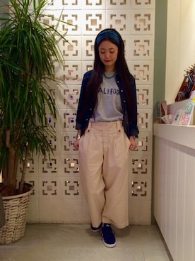 「アイテム（スニーカー）」を使った、MIYAさん（レディース・159cm）の春コーディネート