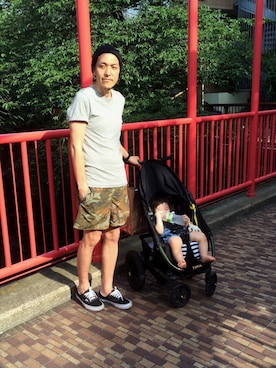「クルーネックTシャツ」｜「アイテム（帽子）」を使った、YUJIさん（メンズ・176cm）の夏コーディネート