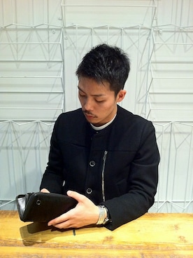 「アイテム（バングル/リストバンド）」を使った、Keiichi Kuribayashiさん（メンズ・170cm）の冬コーディネート