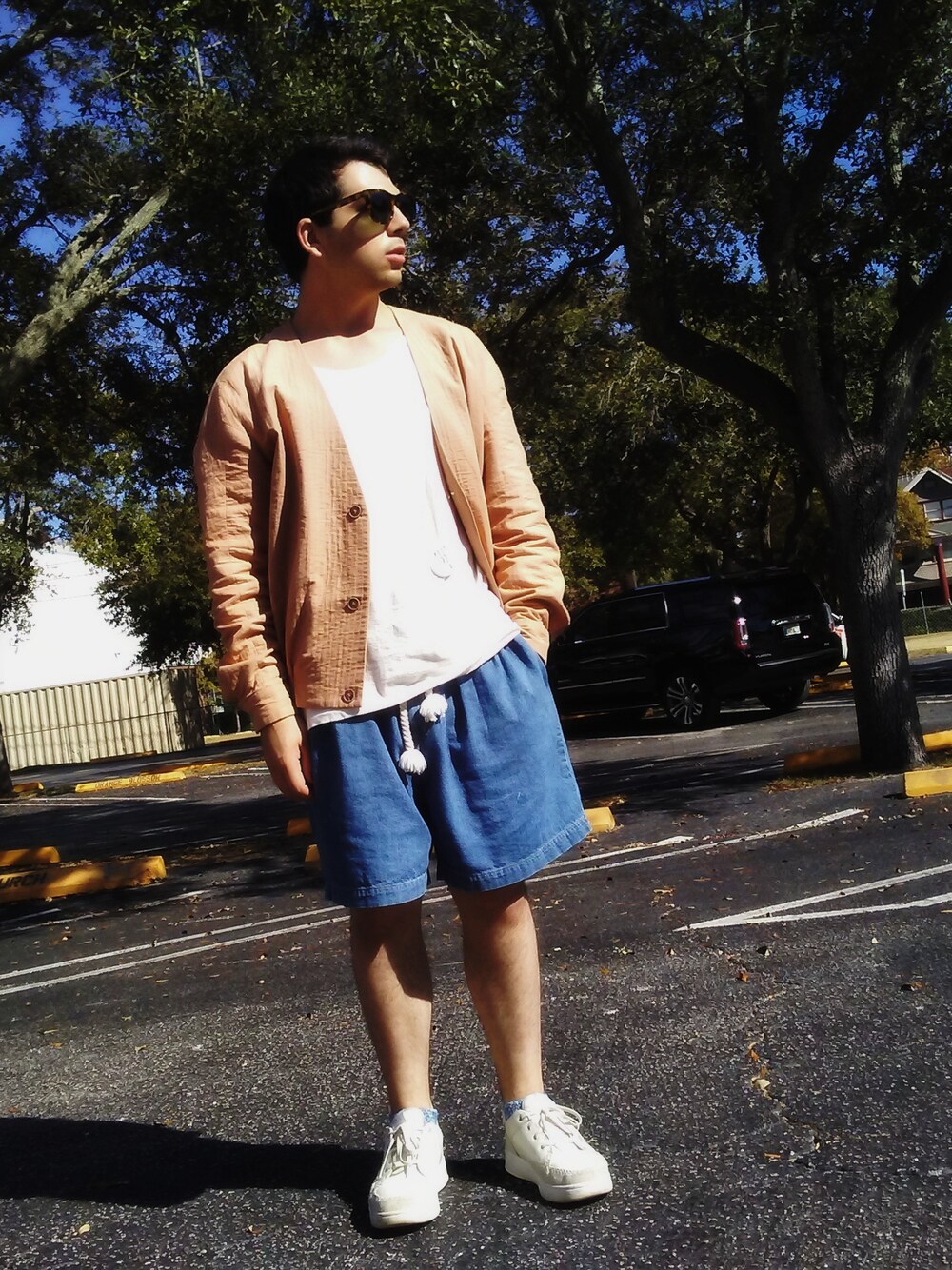 「edwina horl、sissigoetze、 callous」｜「Edwina Horlのアイテム（デニムパンツ、その他）」を使った、Jakeさん（メンズ・172cm）の秋コーディネートの1枚目の写真