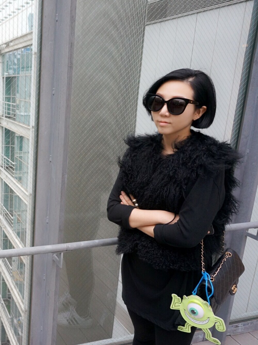 「chanel、LOVE、daily look、gentlemonster、TOKYO」｜「ZARAのアイテム（その他アウター、ブラック系）」を使った、sojinhanさん（レディース・160cm）の冬コーディネートの1枚目の写真