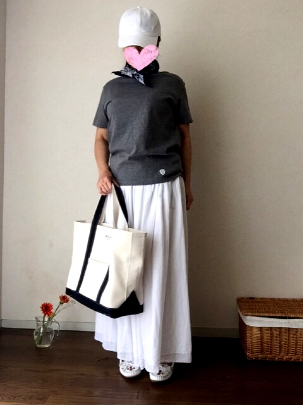 「カジュアル、シンプルコーデ、orcival、ホワイト」｜「niko and...のアイテム（スカート、ホワイト系）」を使った、じゅがりさん（レディース・157cm）の夏コーディネートの1枚目の写真