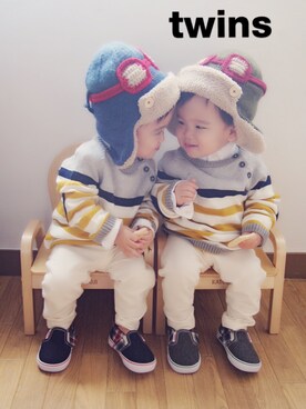 「H&M（エイチ・アンド・エム）のアイテム（ニット/セーター、イエロー系）」を使った、くーふーさん（キッズ・80cm）の冬コーディネート