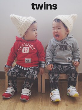 「Champion（チャンピオン）のアイテム（パーカー、レッド系）」を使った、くーふーさん（キッズ・80cm）の春コーディネート