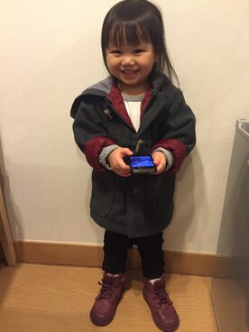 「PALLADIUM（パラディウム）のアイテム（スニーカー、レッド系）」を使った、Yanto さん（キッズ）の冬コーディネート