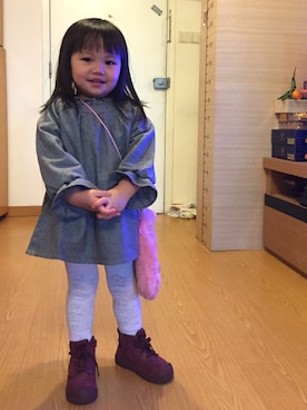 「PALLADIUM（パラディウム）のアイテム（ブーツ、レッド系）」を使った、Yanto さん（キッズ）の冬コーディネート