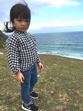 「NIKE（ナイキ）のアイテム（スニーカー、ブラック系）」を使った、Yanto さん（キッズ）の秋コーディネート