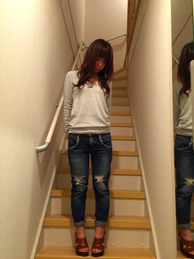 「AZUL by moussy（アズールバイマウジー）のアイテム（Tシャツ/カットソー、グレー系）」を使った、tamasco*さん（レディース・155cm）の春コーディネート
