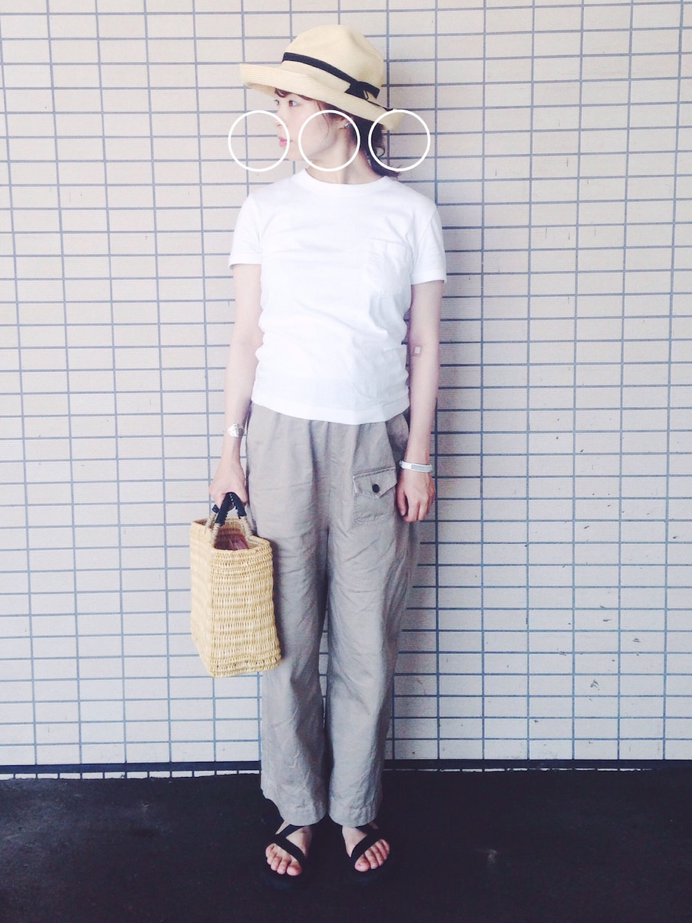 「夏、chaco、サンダル、マタニティ、ポケットＴシャツ、ゴーシュ、白Tシャツ、むぎわら帽子、mature ha、Lin français d'antan」｜「MARIA RUDMANのMARIA RUDMAN / ＜Women's＞b plus ブレス（ネックレス、ホワイト系）」を使った、 s h i.さん（レディース・157cm）の夏コーディネートの1枚目の写真