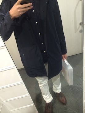 「ネイビー×ホワイト」｜「アイテム（ステンカラーコート）」を使った、Junya Hayashiさん（メンズ・170cm）の春コーディネート