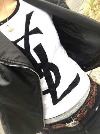 🐸使用（Yves Saint Laurent）的時尚穿搭