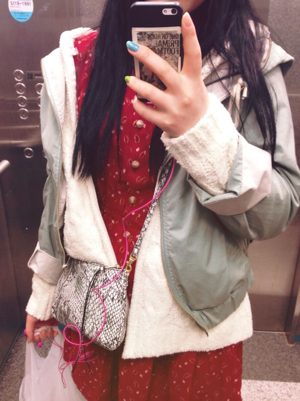 「BNX、vintage dress」｜「H&Mのアイテム（ショルダーバッグ、グレー系）」を使った、Bさん（レディース・158cm）の秋コーディネートの1枚目の写真