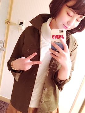 「カーキ×ホワイト」｜「アイテム（その他）」を使った、サエコさん（レディース・157cm）の春コーディネート