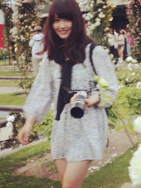 「LOWRYS FARM（ローリーズファーム）の小花柄ワンピ（ワンピース、ブルー系）」を使った、奥田晃子さん（レディース・153cm）の春コーディネート