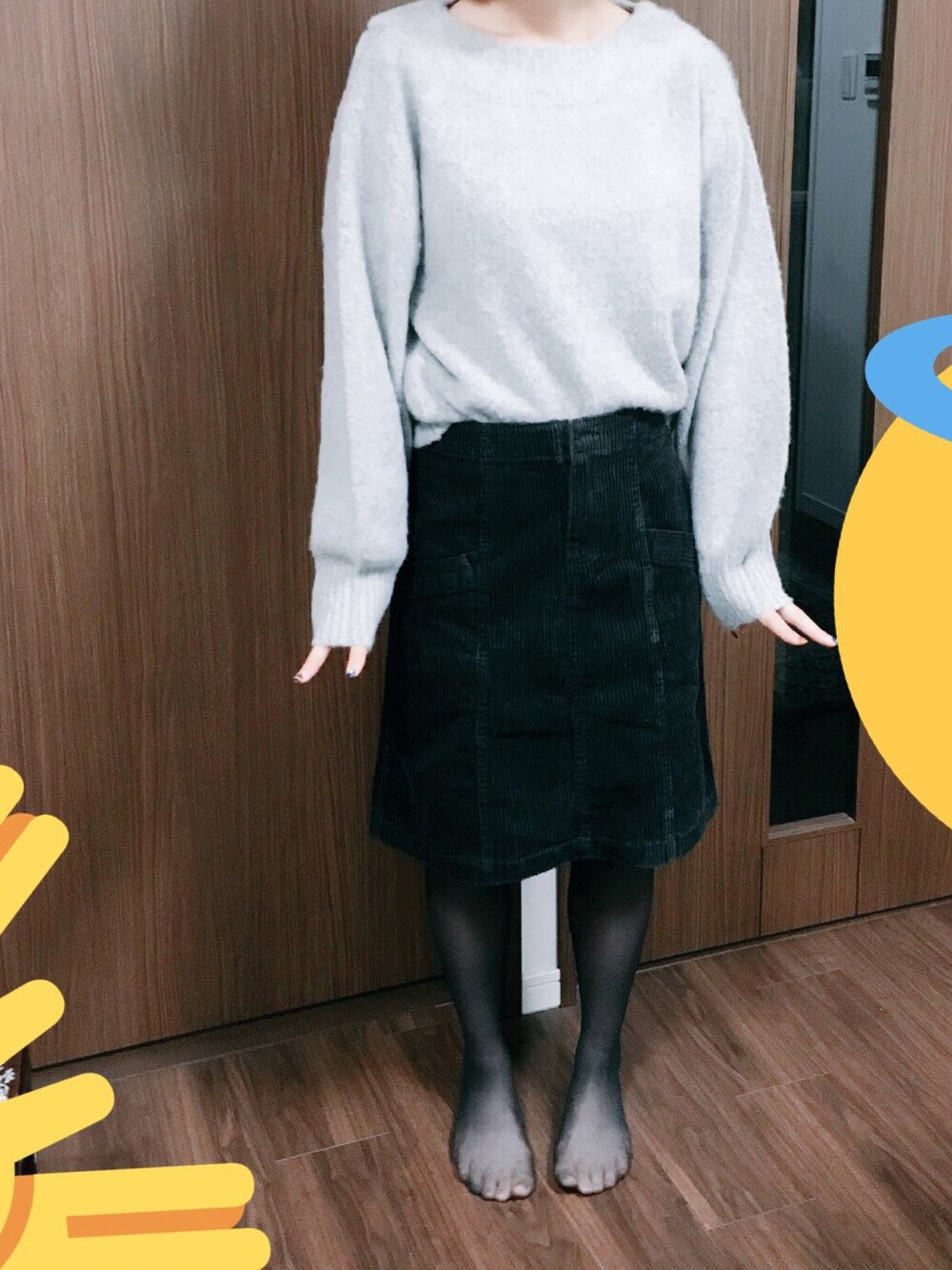「シンプル」｜「wclosetのアイテム（ニット/セーター、グレー系）」を使った、しおちむちーさん（レディース・165cm）の秋コーディネートの1枚目の写真