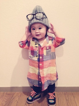 「GU（ジーユー）の#帽子は取りたくて仕方ない#着せられてる感たっぷり
#男なのか女なのか‥（ニットキャップ/ビーニー、グレー系）」を使った、３人娘さん（キッズ・128cm）の秋コーディネート