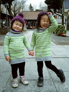 「babyGAP（babyGAP）のアイテム（ワンピース、イエロー系）」を使った、３人娘さん（キッズ・128cm）の冬コーディネート