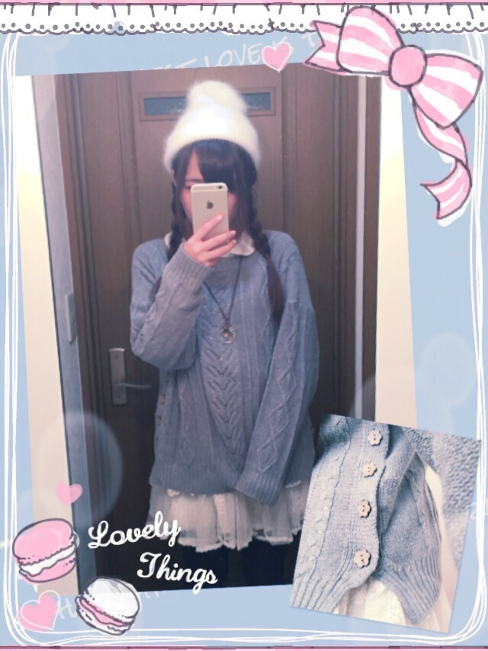 グレー系のニット/セーター、ホワイト系のスカート、ホワイト系のシャツ/ブラウスを着用したレディースの冬コーディネートの1枚目の写真