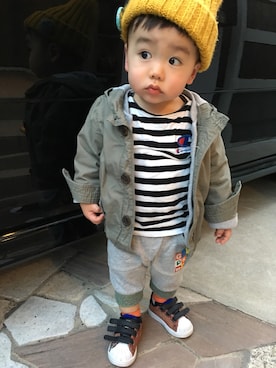「GU（ジーユー）のアイテム（ニットキャップ/ビーニー、イエロー系）」を使った、SiONさん（キッズ・90cm）の冬コーディネート