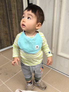 「Birthday（バースデイ）のアイテム（Tシャツ/カットソー、グリーン系）」を使った、SiONさん（キッズ・90cm）の冬コーディネート