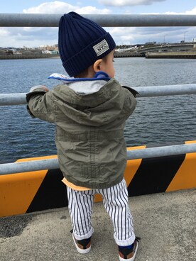 「babyGAP（babyGAP）のアイテム（ミリタリージャケット、グリーン系）」を使った、SiONさん（キッズ・90cm）の春コーディネート