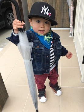 「H&M（エイチ・アンド・エム）のアイテム（その他パンツ、レッド系）」を使った、SiONさん（キッズ・90cm）の春コーディネート