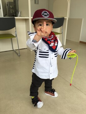 「apres les cours（アプレレクール）のアイテム（その他パンツ、ブラック系）」を使った、SiONさん（キッズ・90cm）の春コーディネート