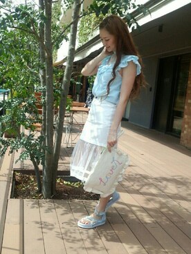 「アイテム（シューズ、ブルー系）」を使った、ISBITさん（レディース・164cm）の春コーディネート