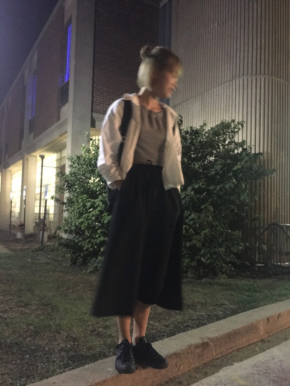 「秋、outfit、schoolgirl」｜「ZARAのアイテム（Tシャツ/カットソー、ホワイト系）」を使った、Siyu Liangさん（レディース・163cm）の秋コーディネートの1枚目の写真